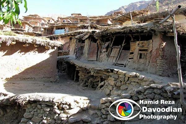 Sar Agha Seyed Village in Chelgard